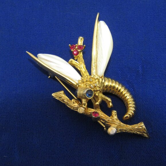 Vintage Signed Boucher Dragonfly Brooch - Picture 4 of 12